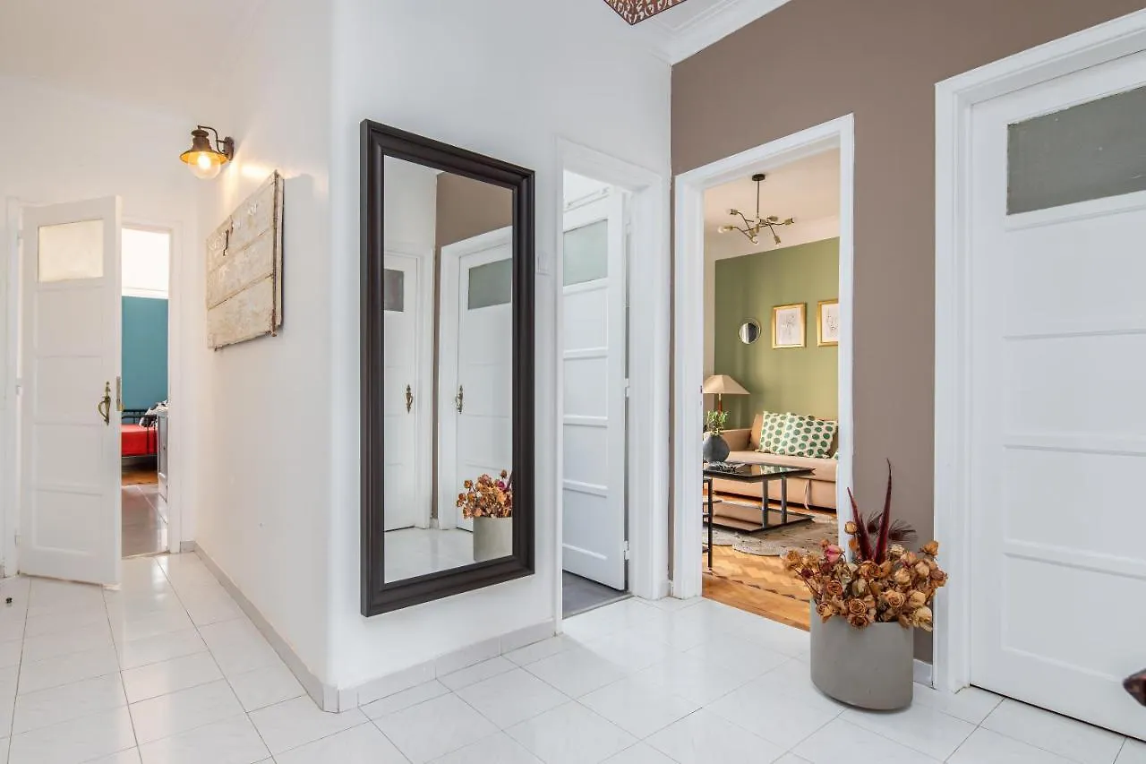 Classy 4Bdr Apartment W/ Balcony By Lovelystay Lisboa Portugal