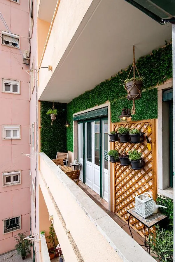 Classy 4Bdr Apartment W/ Balcony By Lovelystay Lisboa